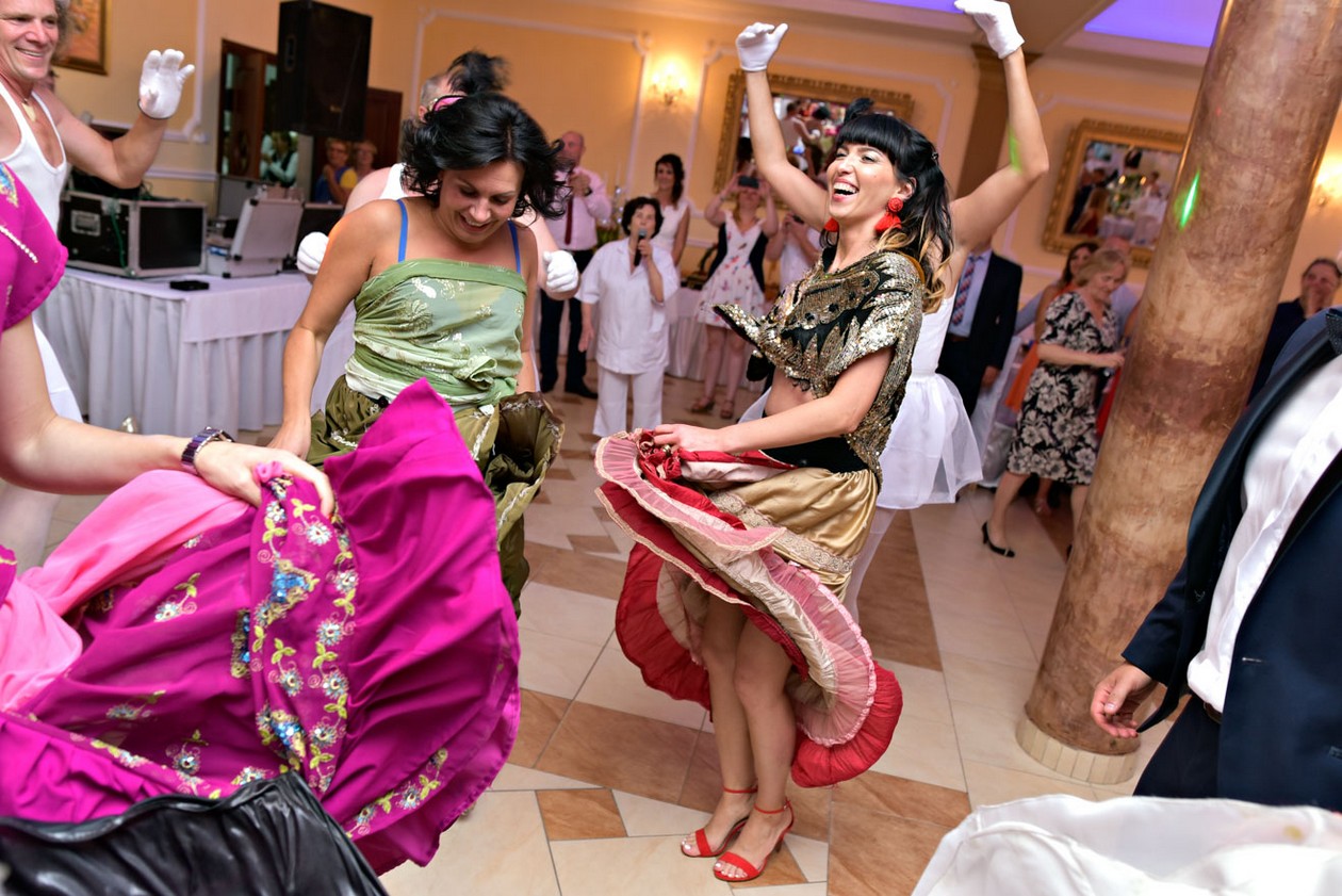 tańce weselne podczas zabawy weselnej